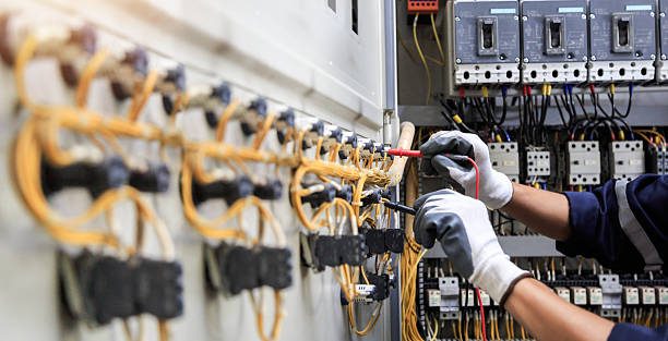Professional Electrician technician working in Verona Walk, FL